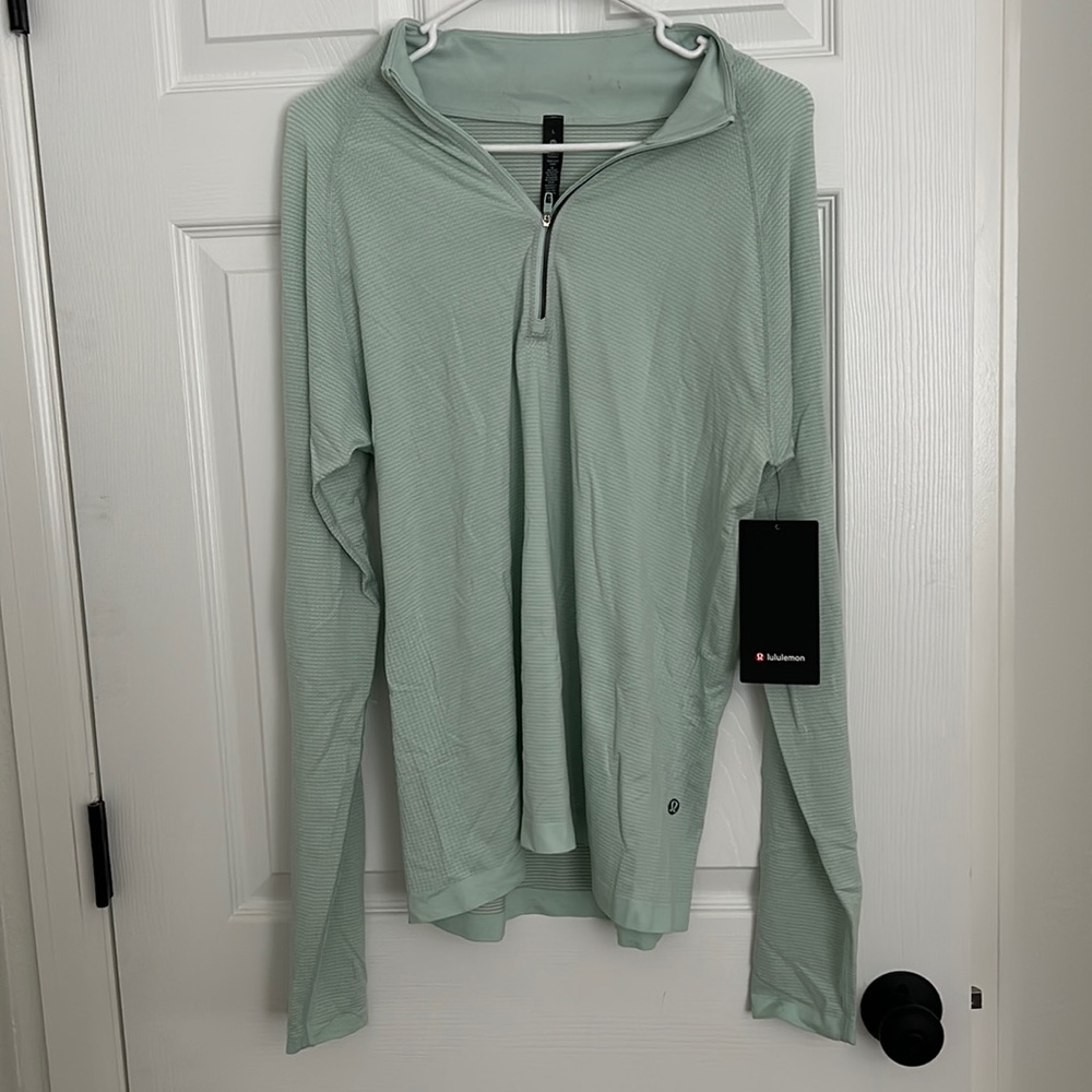 Lululemon men’s sea foam green/blue colored lightweight quarter zip pullover NWT
